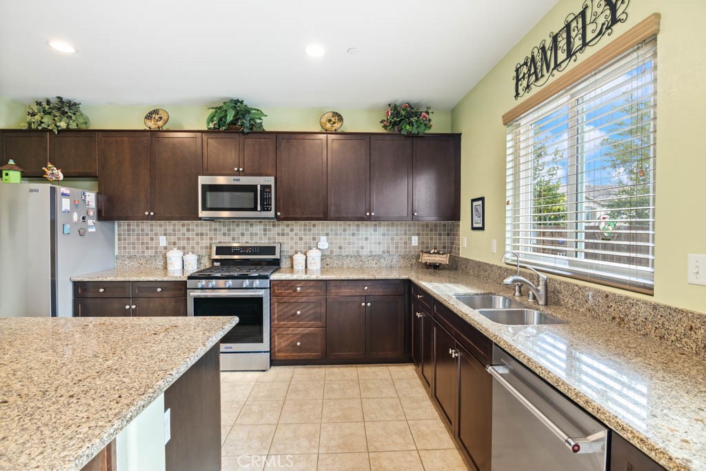 24061 Grafton Avenue