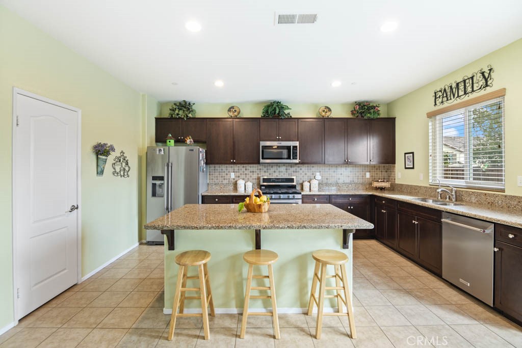 24061 Grafton Avenue