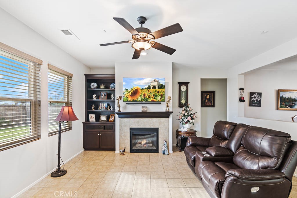 24061 Grafton Avenue