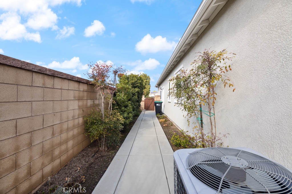 24061 Grafton Avenue