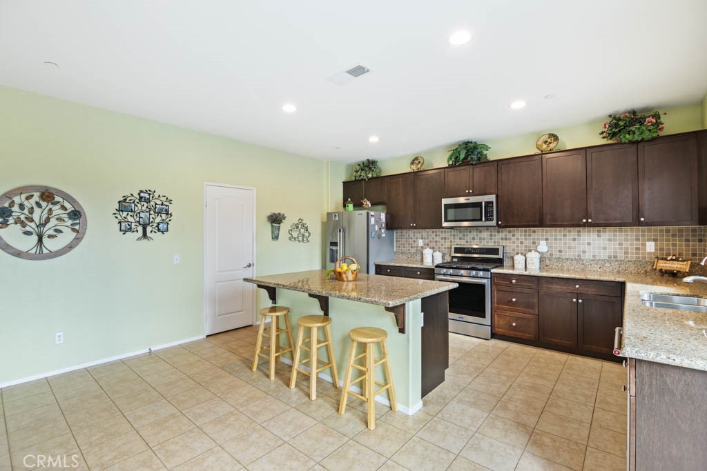 24061 Grafton Avenue