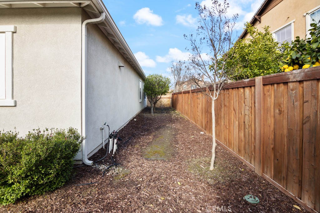 24061 Grafton Avenue