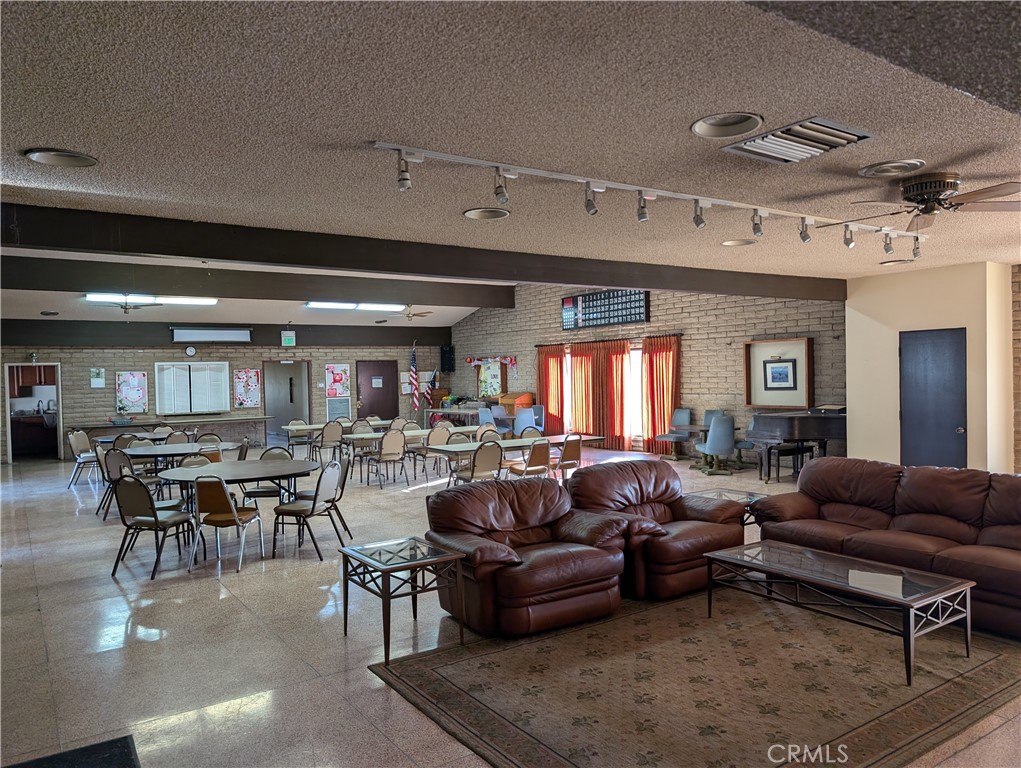 332 N Lyon Avenue 61