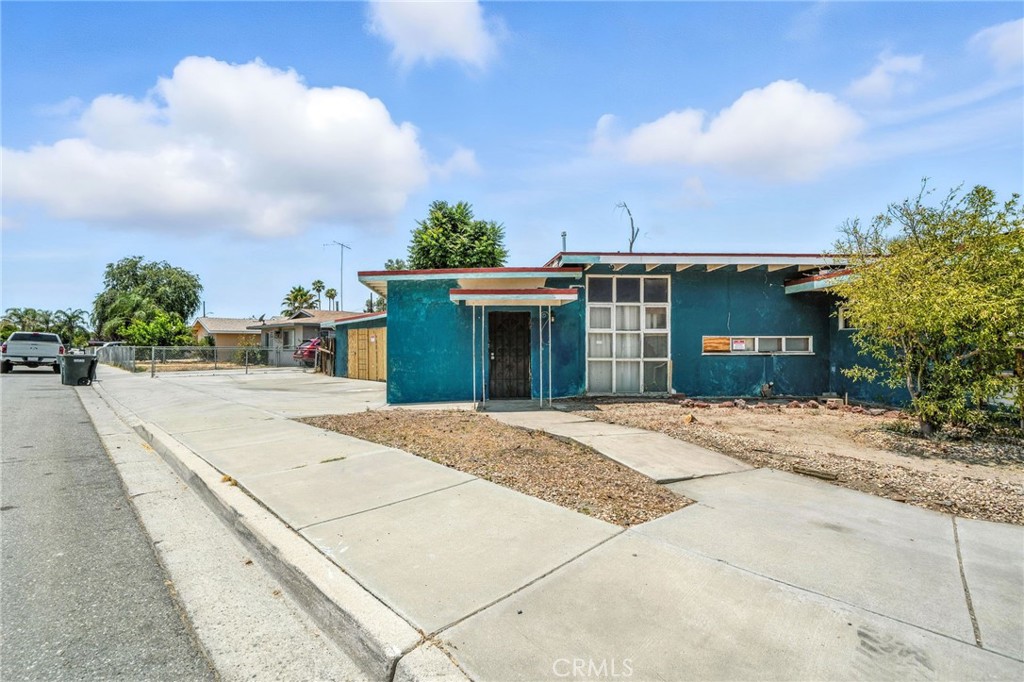 585 E Mead Street