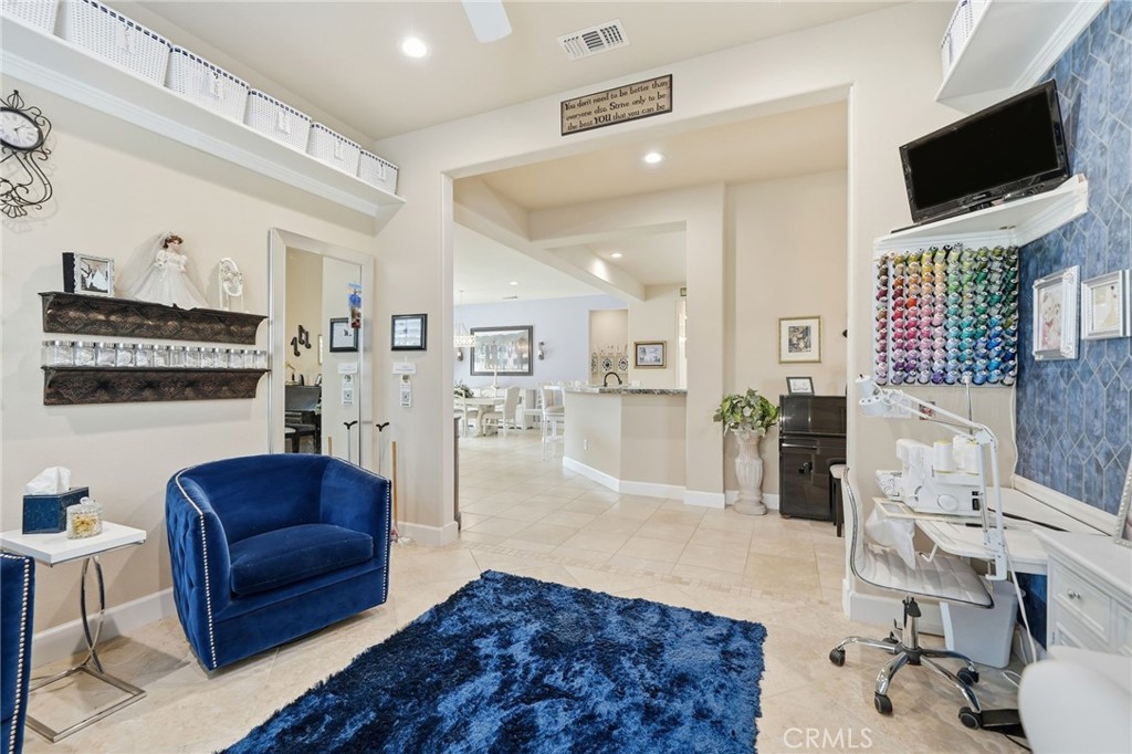 81693 Avenida Sombra