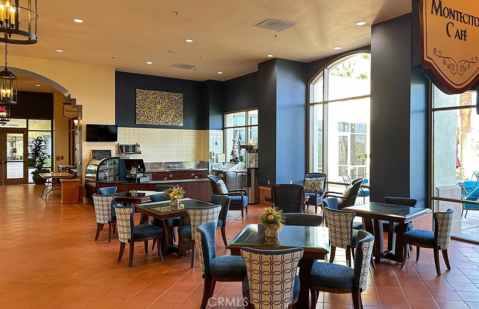 81693 Avenida Sombra