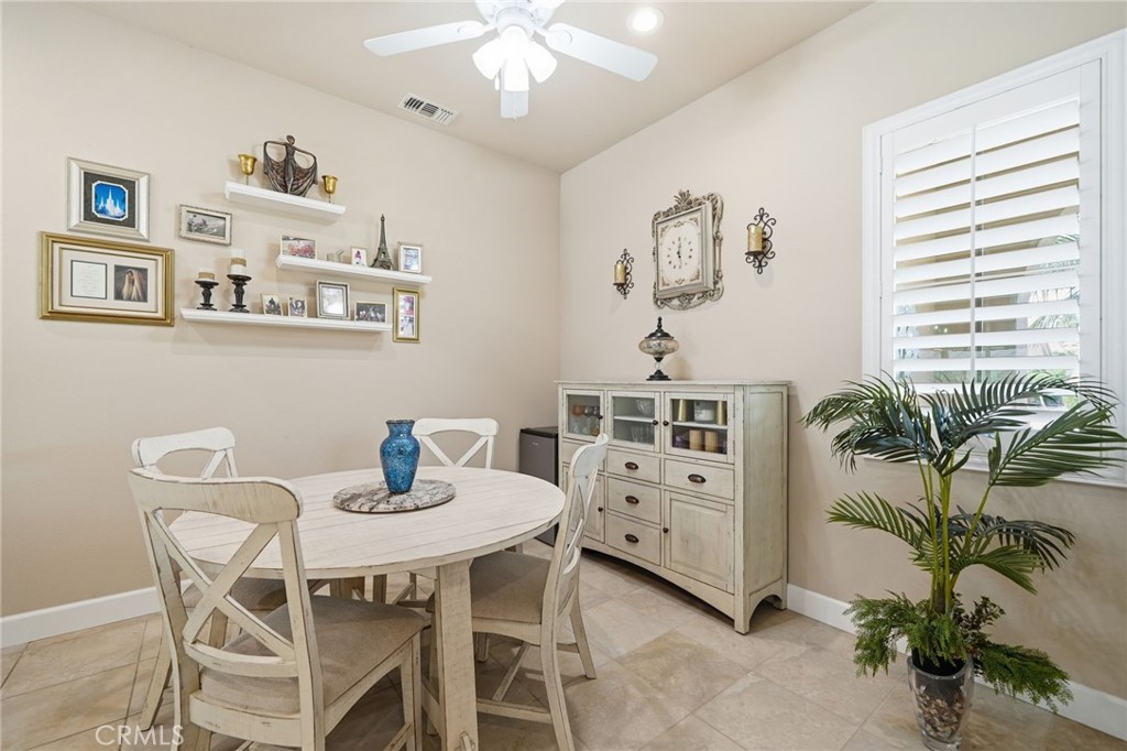 81693 Avenida Sombra