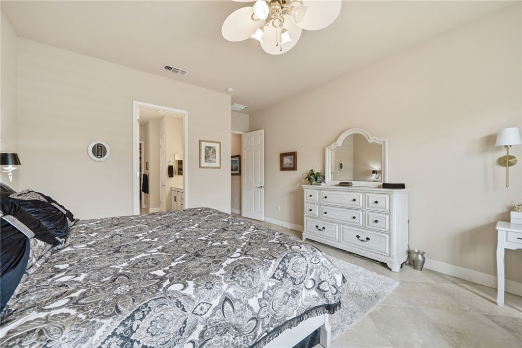 81693 Avenida Sombra