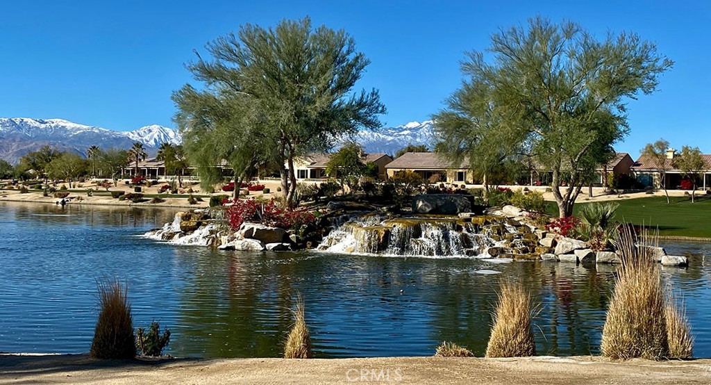 81693 Avenida Sombra