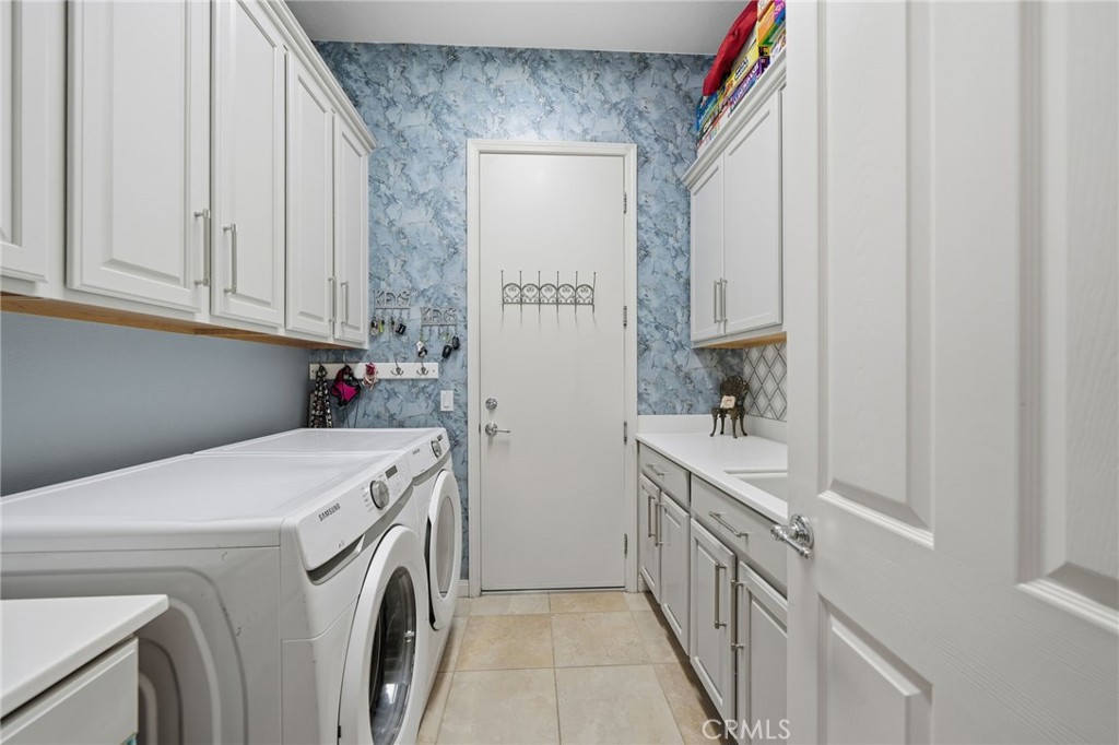 81693 Avenida Sombra