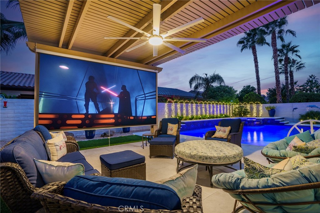 81693 Avenida Sombra