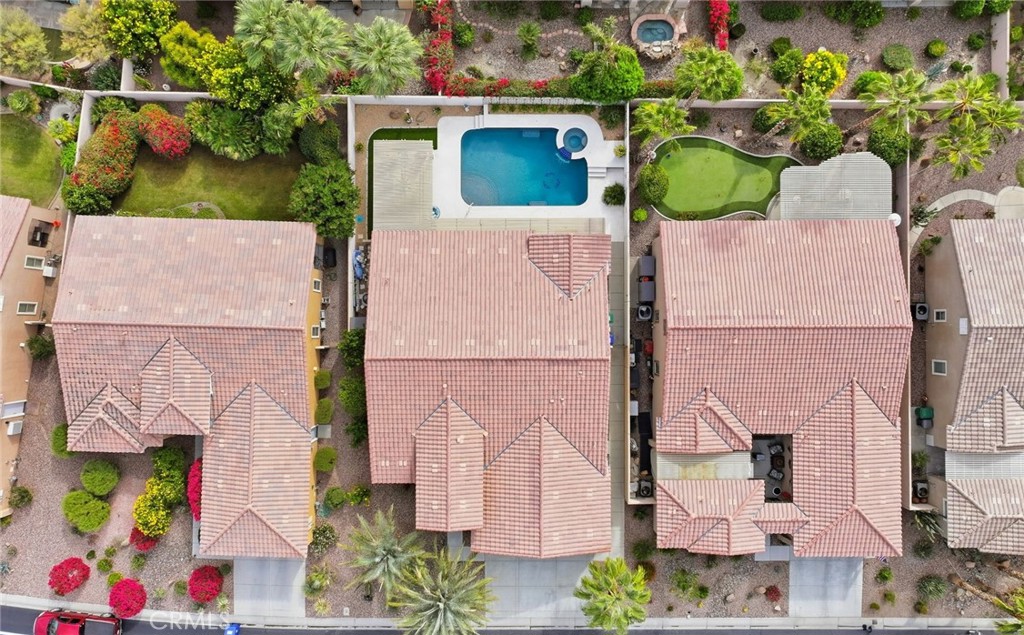 81693 Avenida Sombra