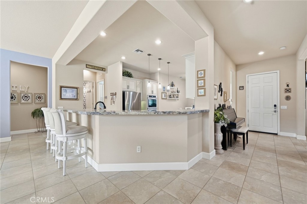 81693 Avenida Sombra