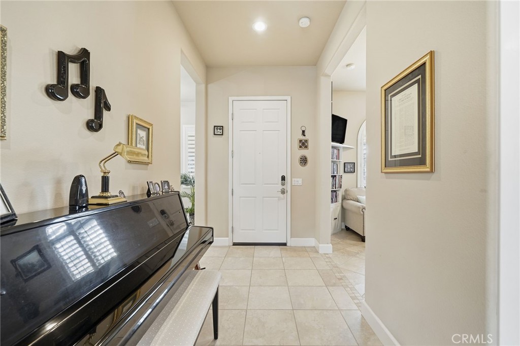 81693 Avenida Sombra