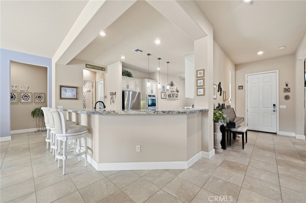 81693 Avenida Sombra