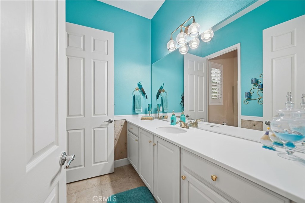 81693 Avenida Sombra