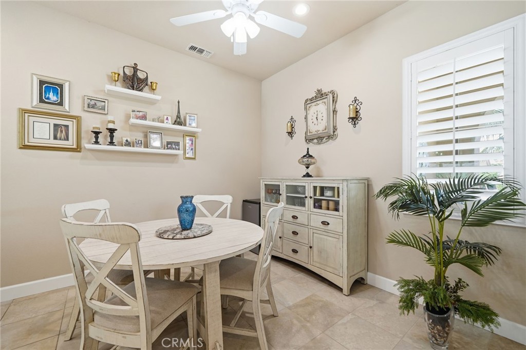 81693 Avenida Sombra