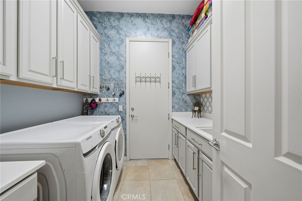 81693 Avenida Sombra