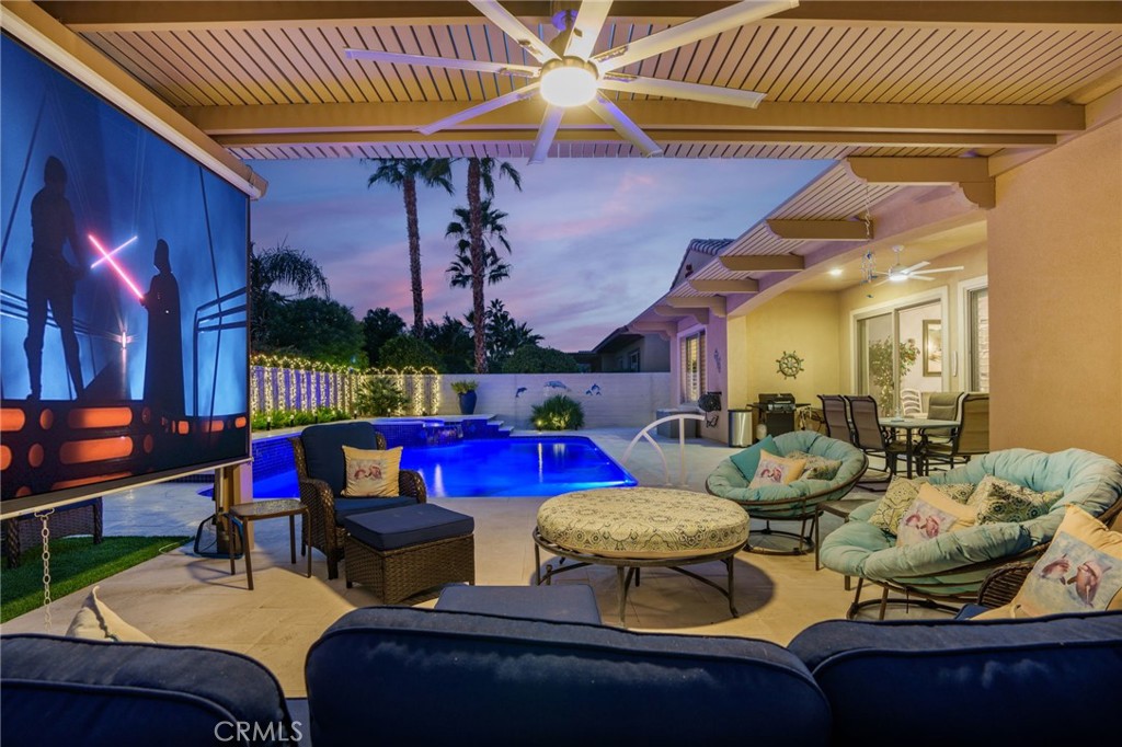 81693 Avenida Sombra