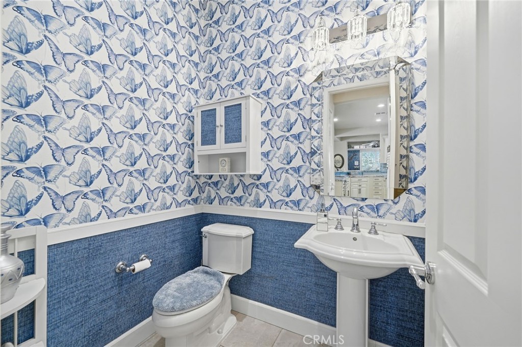 81693 Avenida Sombra