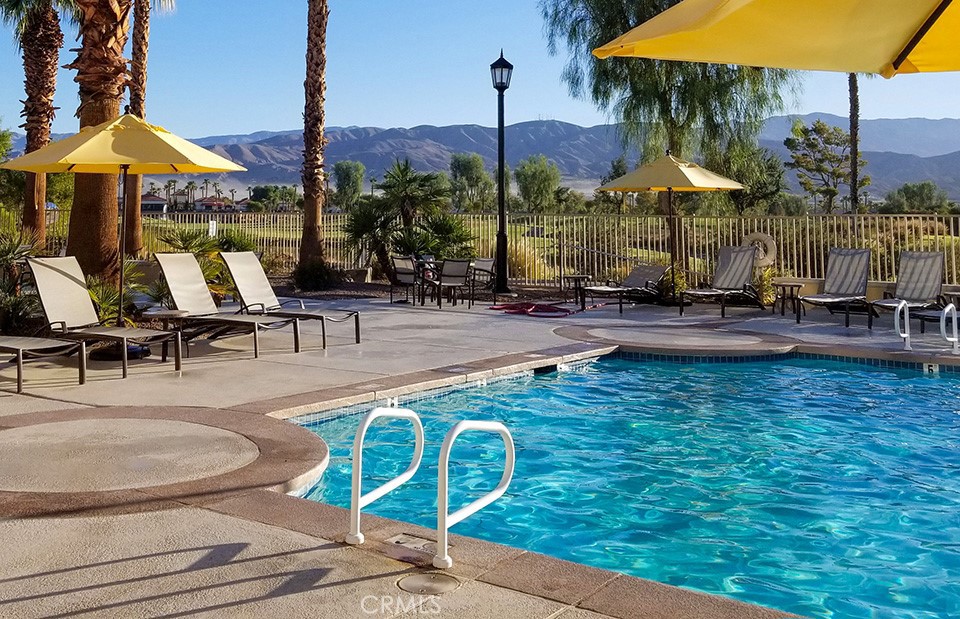 81693 Avenida Sombra