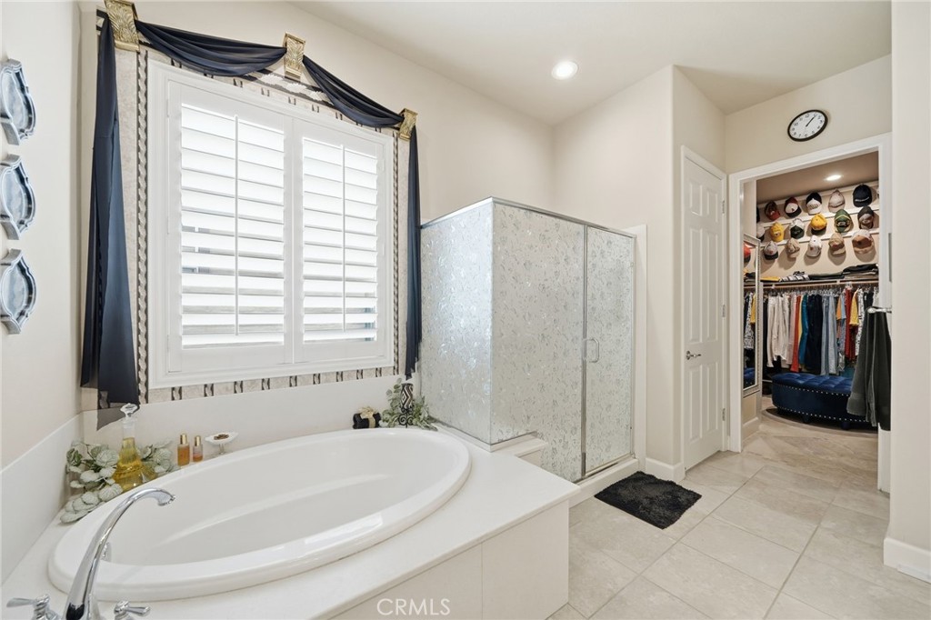 81693 Avenida Sombra