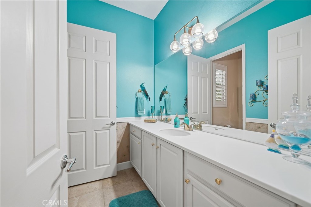 81693 Avenida Sombra