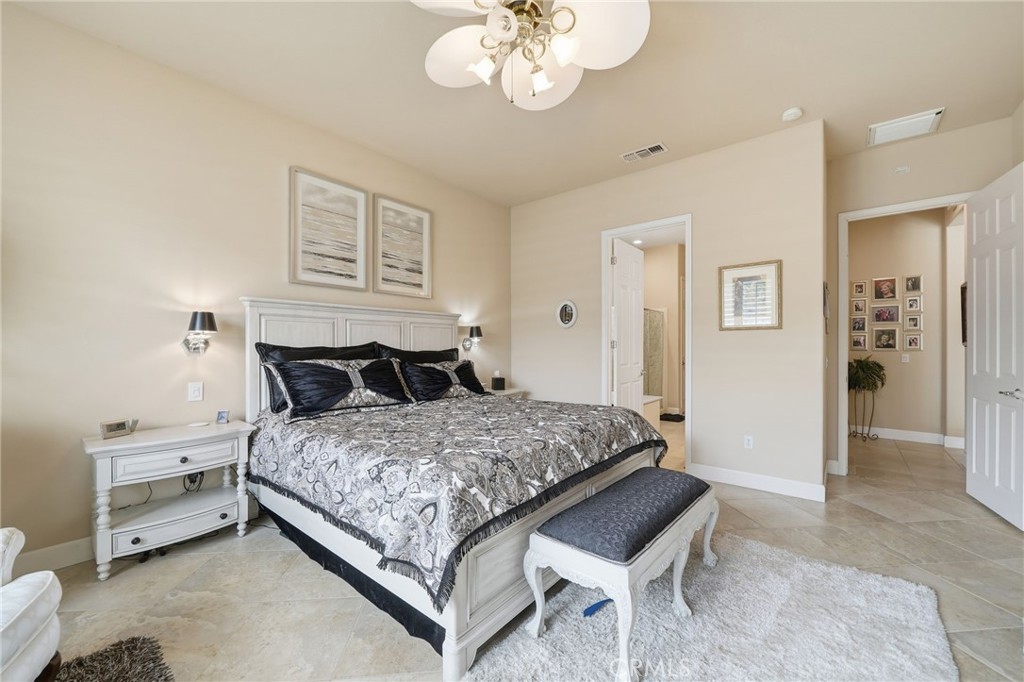 81693 Avenida Sombra