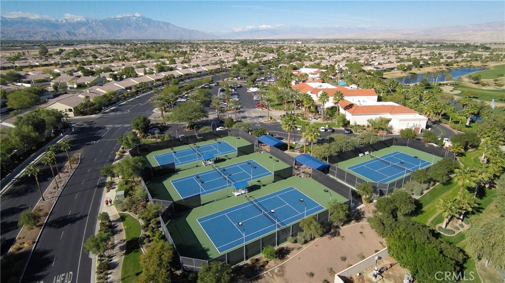 81693 Avenida Sombra