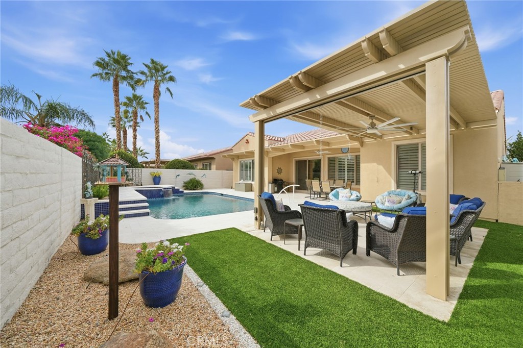 81693 Avenida Sombra