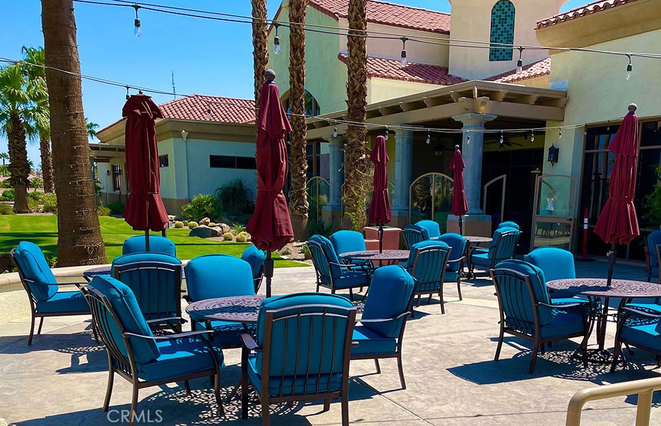 81693 Avenida Sombra