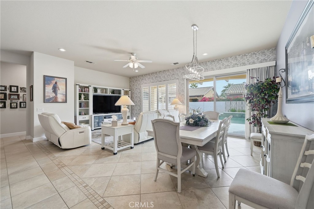 81693 Avenida Sombra