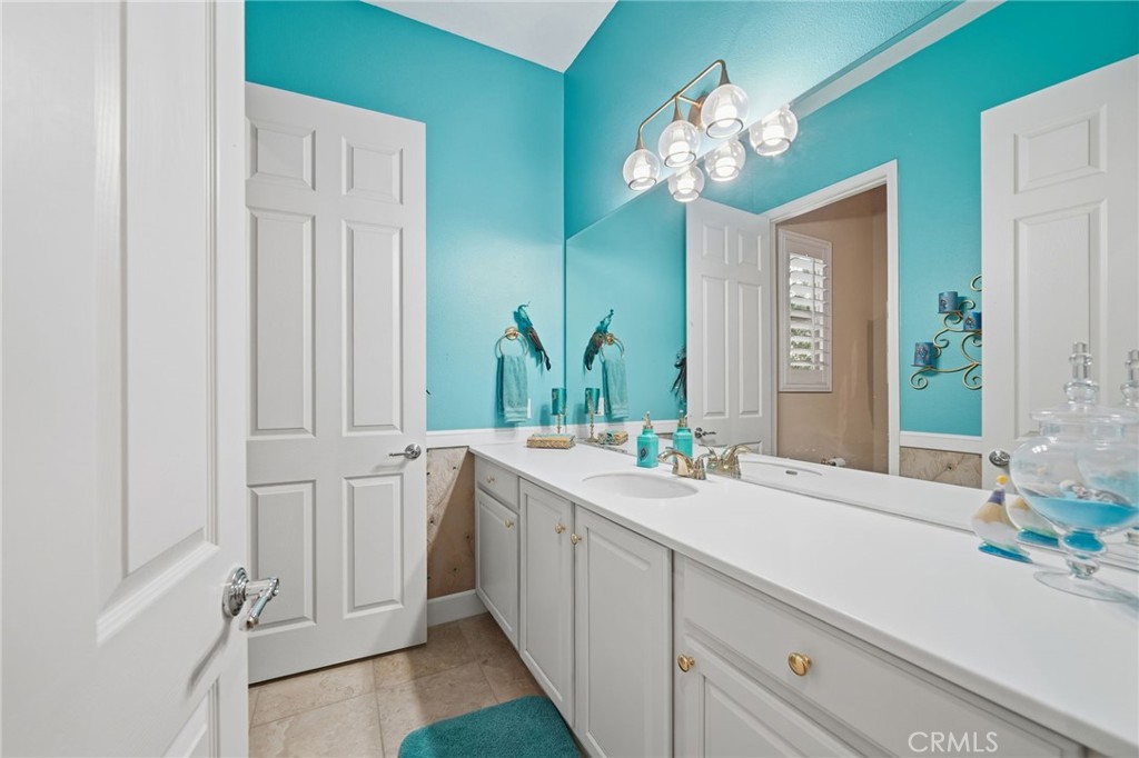 81693 Avenida Sombra