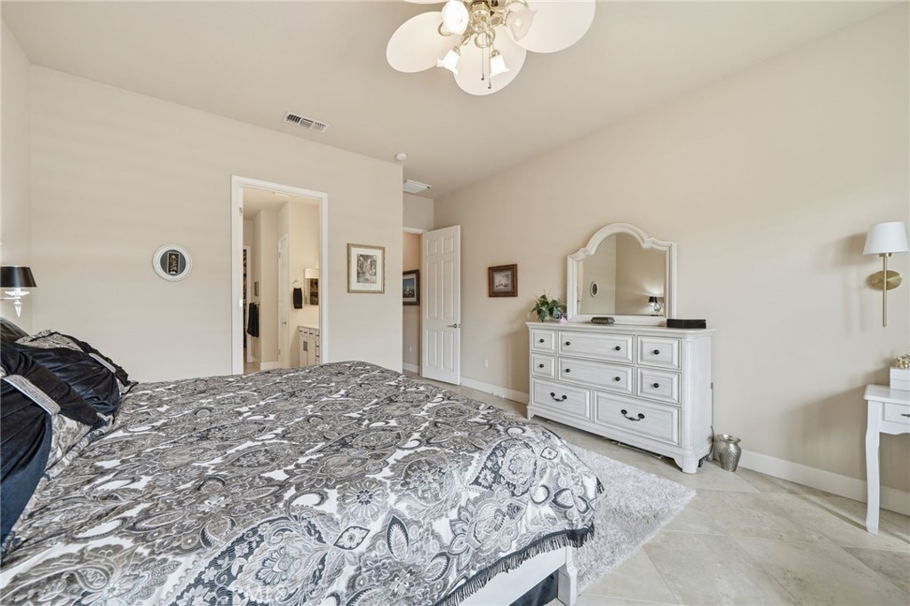 81693 Avenida Sombra