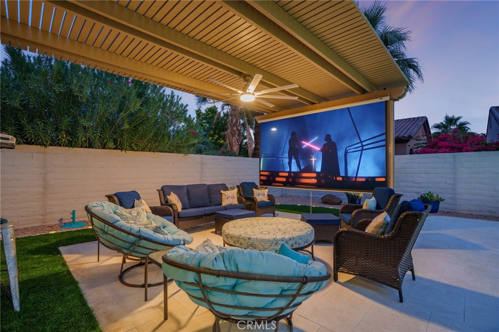 81693 Avenida Sombra