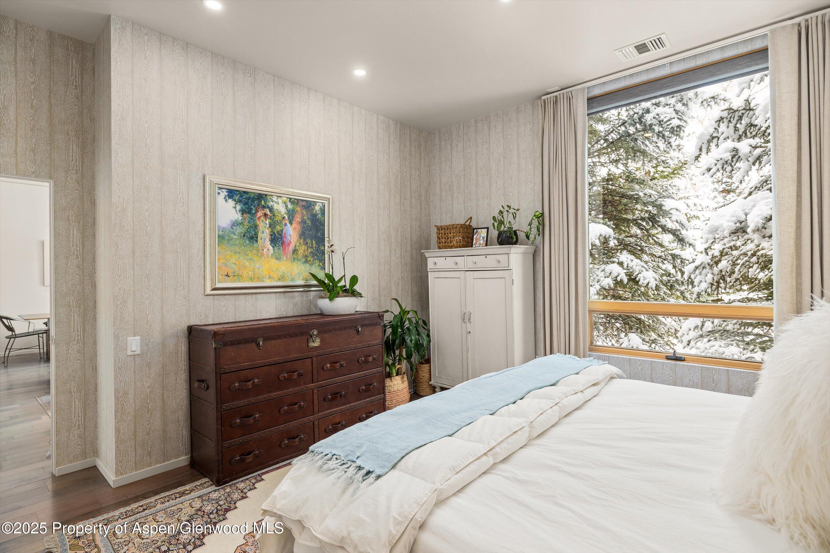 202 Evans Road, 104
