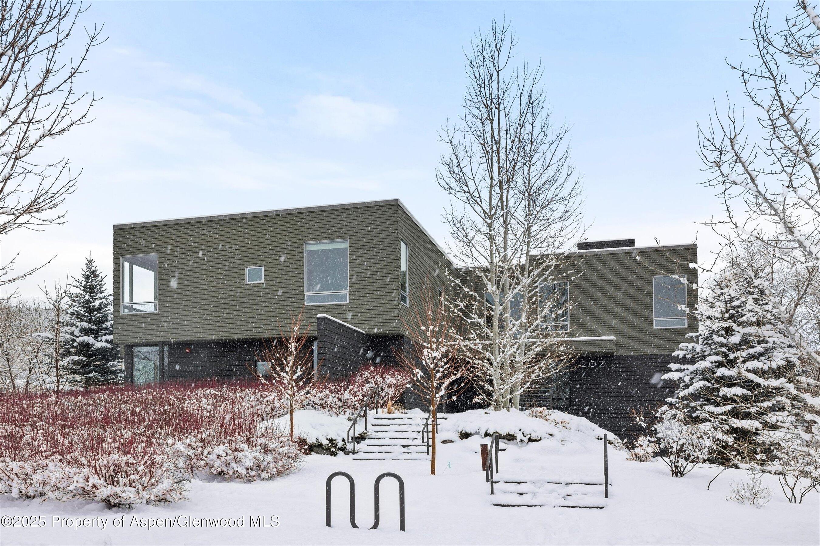 202 Evans Road, 104