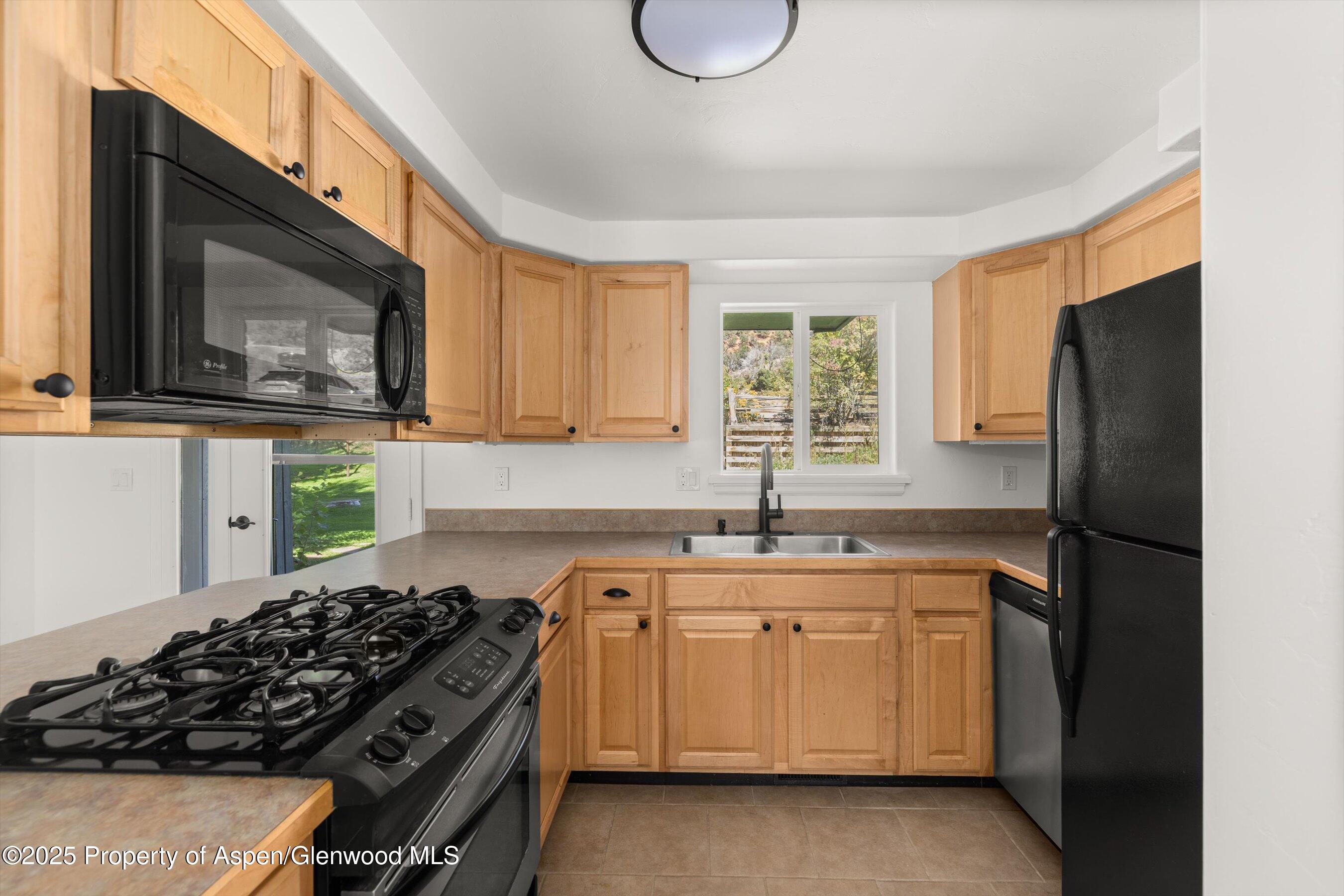 331 Holland Hills Road, 2