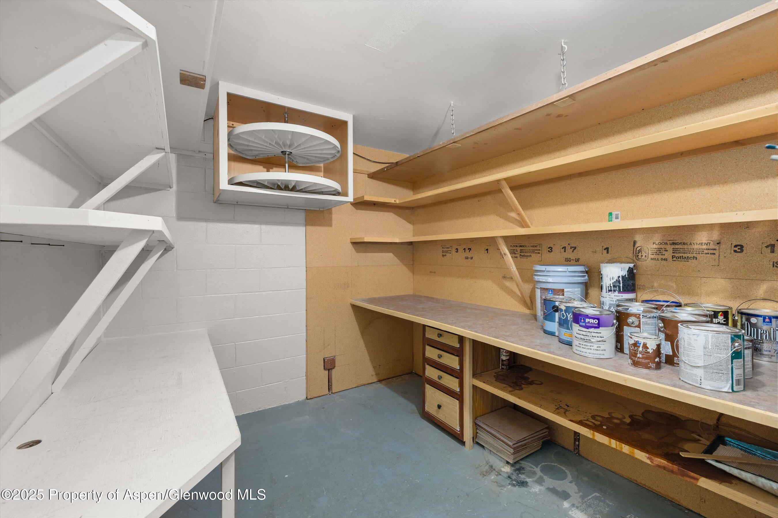 331 Holland Hills Road, 2