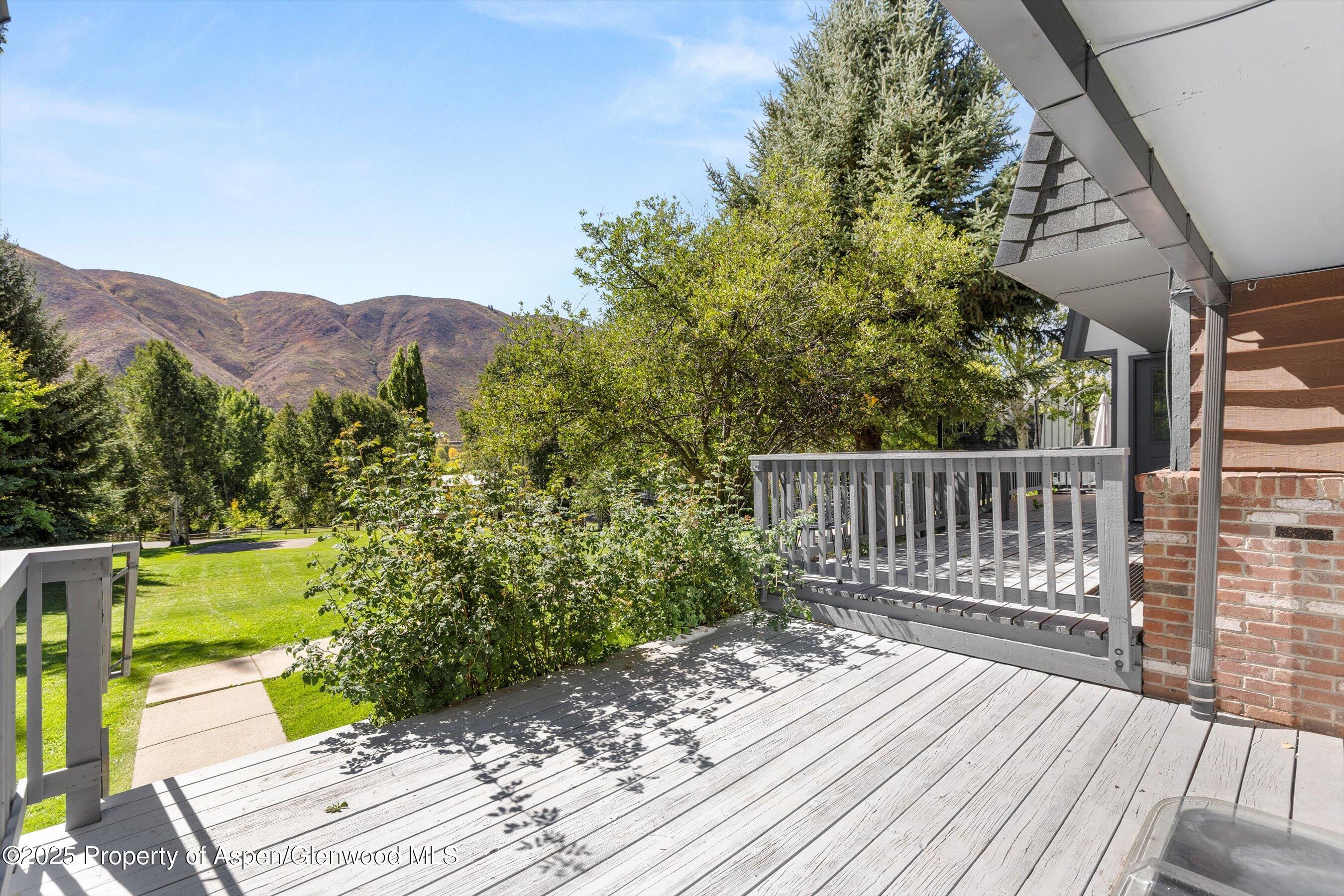 331 Holland Hills Road, 2