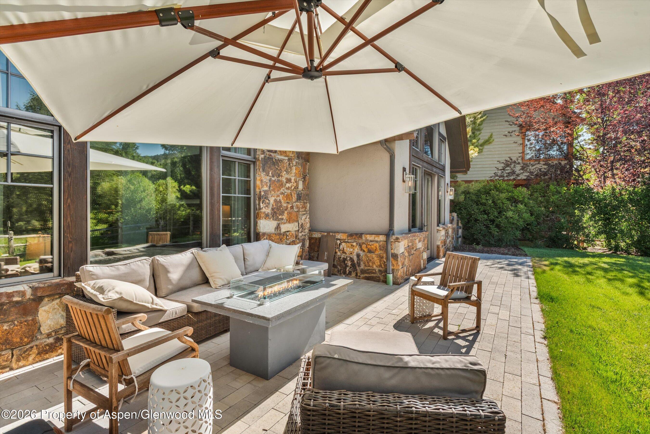 11 Pinon Lane