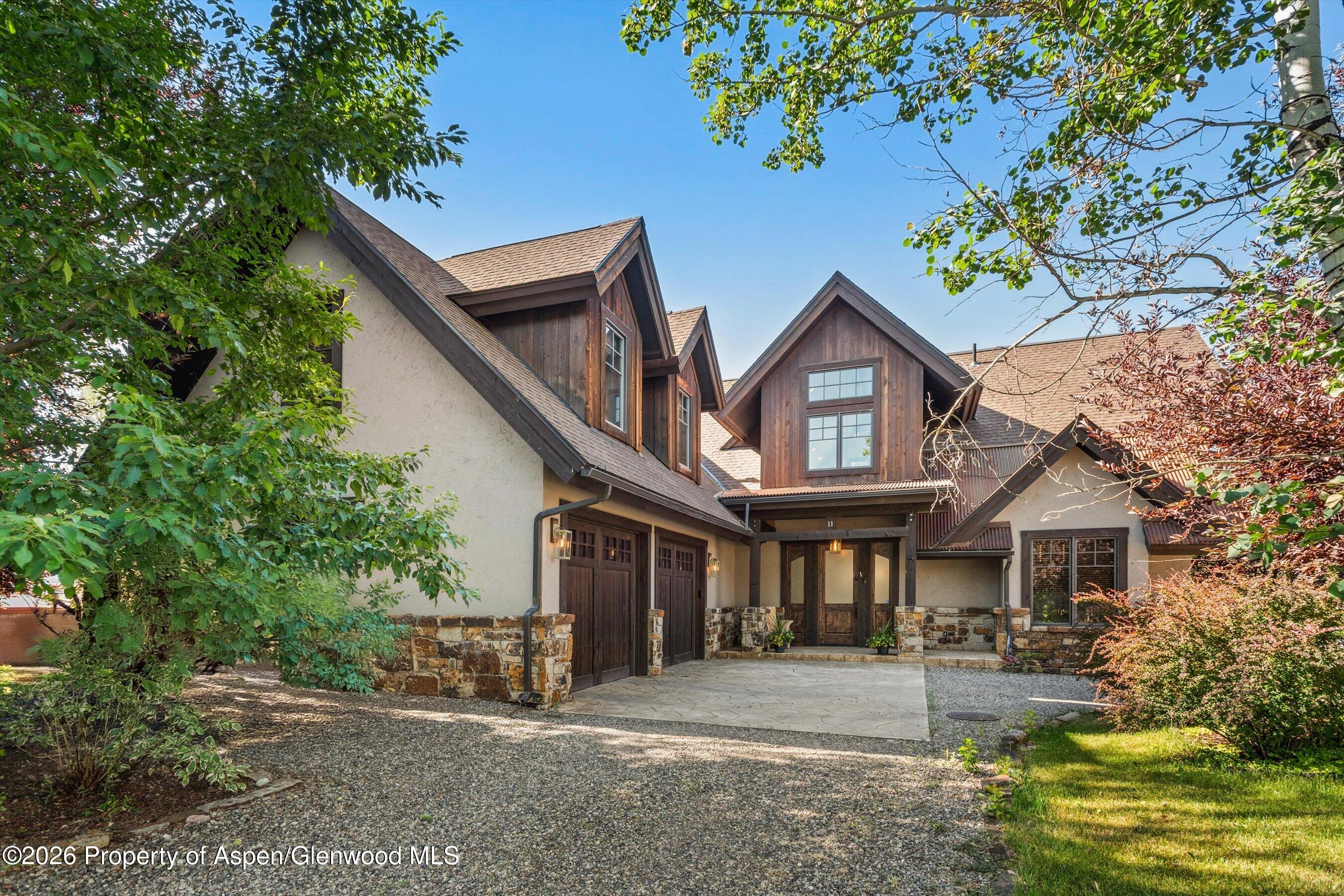 11 Pinon Lane