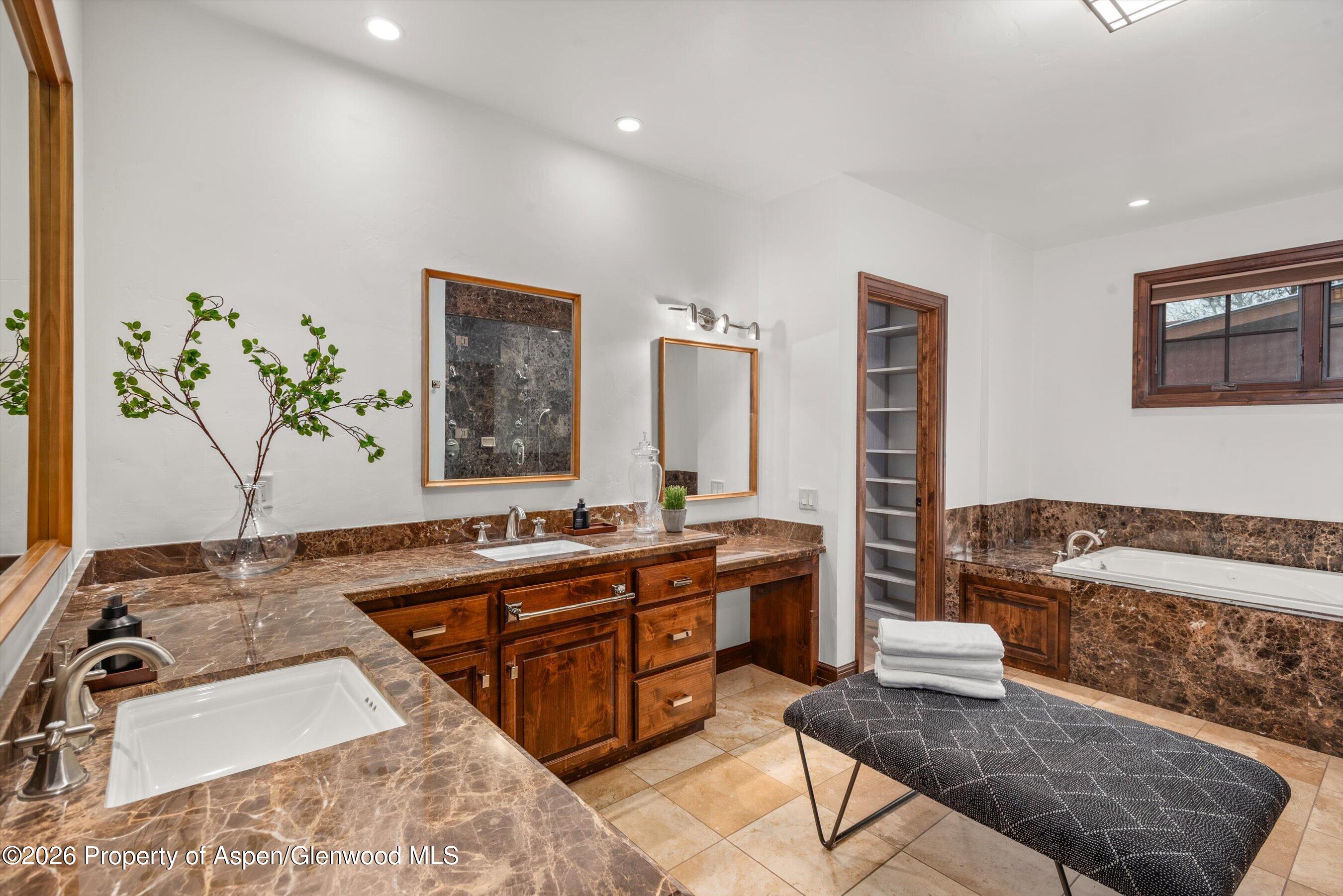 11 Pinon Lane