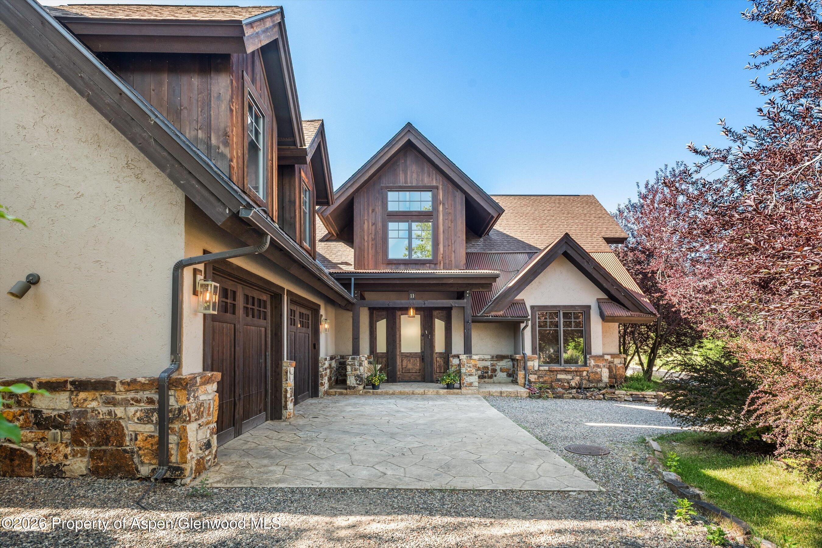11 Pinon Lane