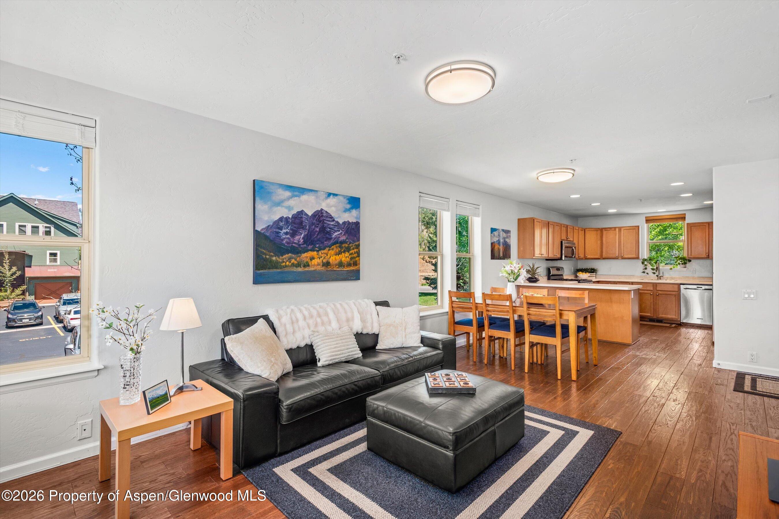 100 Lakeside Drive
