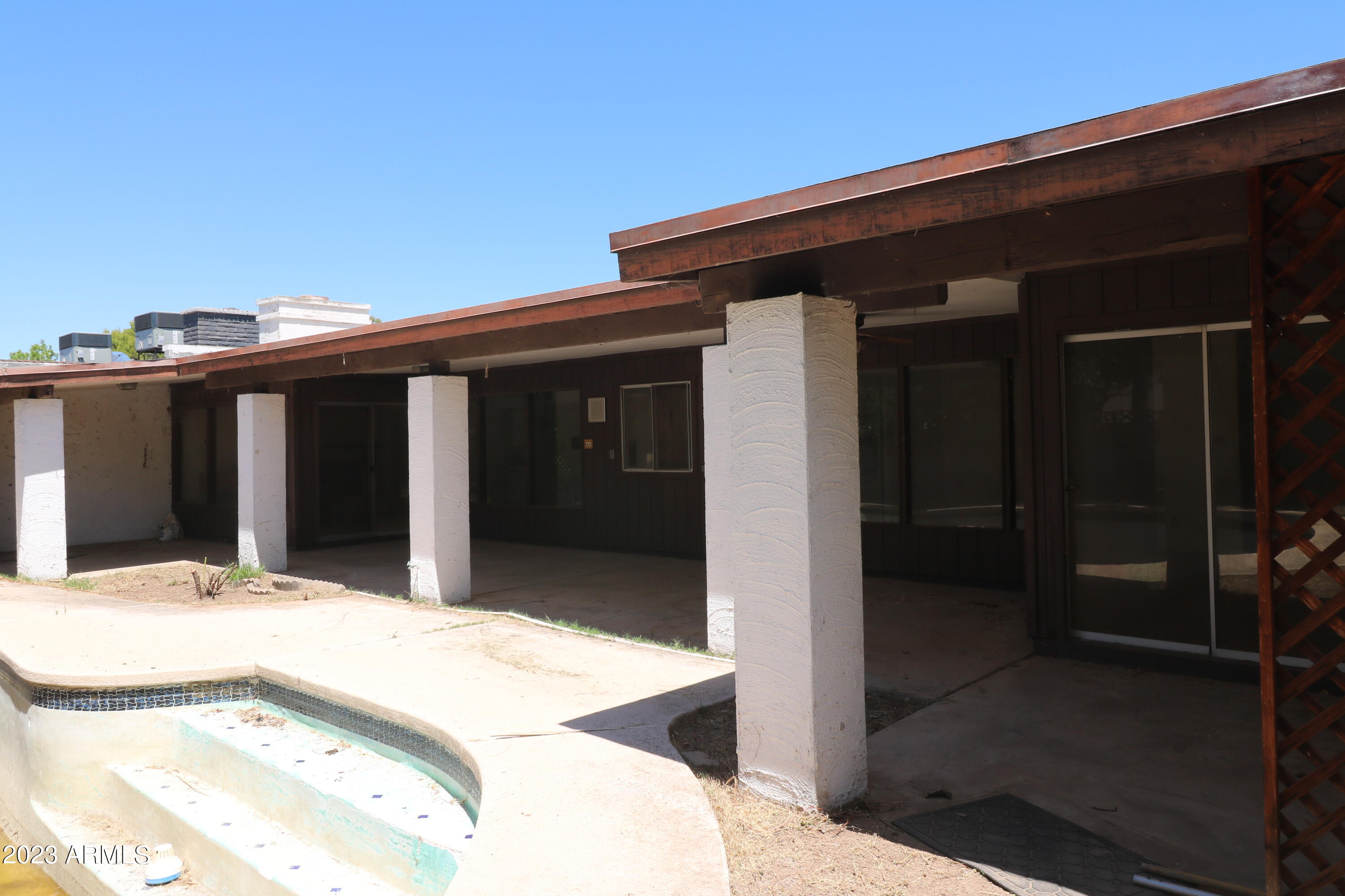 223 W PINE VALLEY Drive