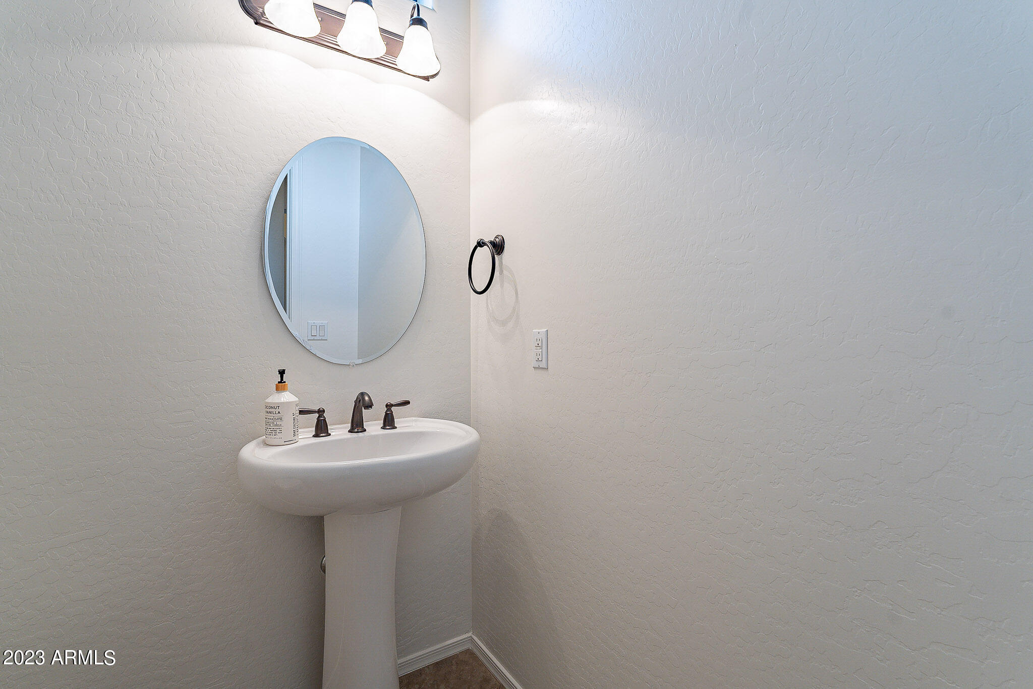 8518 E LOCKWOOD Street