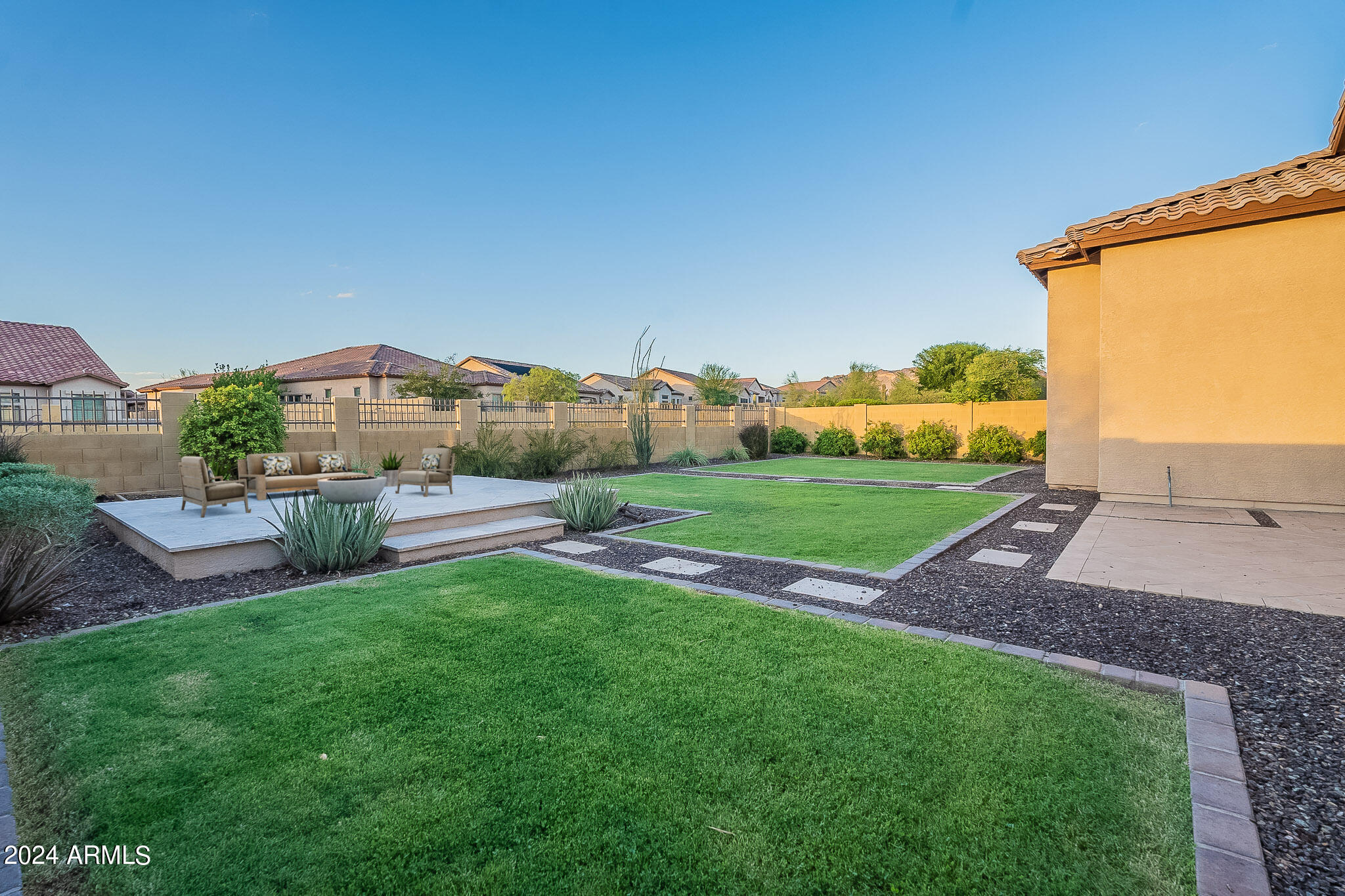 8518 E LOCKWOOD Street