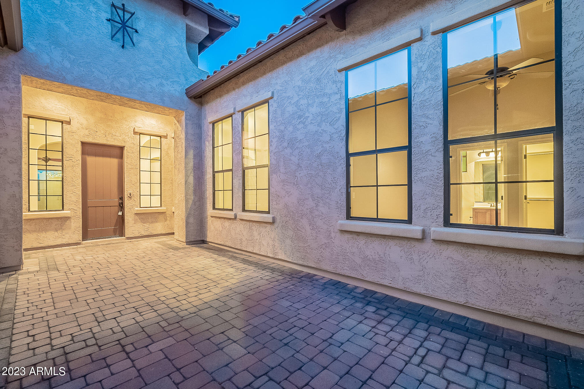 8518 E LOCKWOOD Street