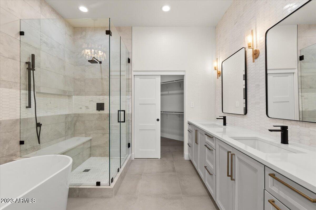 19550 N GRAYHAWK Drive, 1127